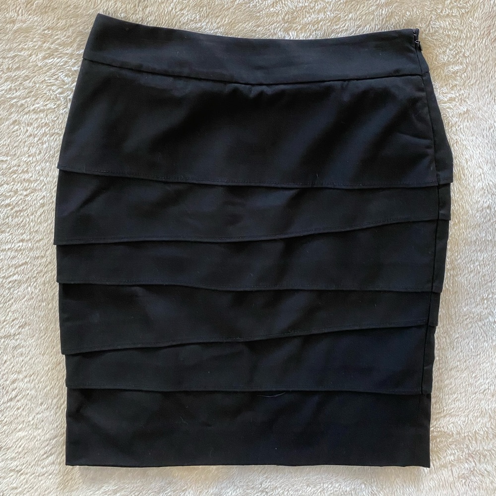 White House Black Market Black Women’s Skirt size 6